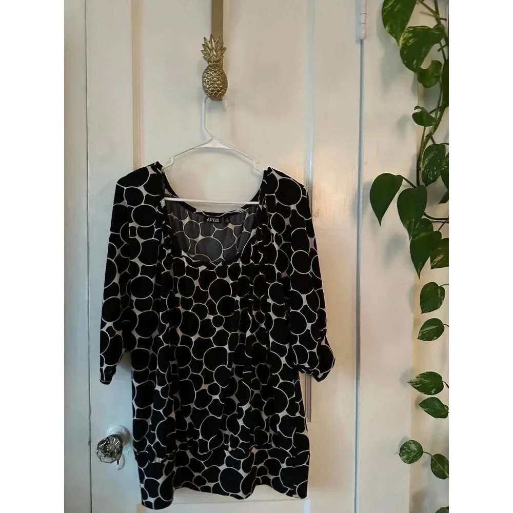Apt 9 Women’s size Large Black and white Blouse
